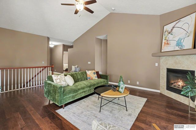 15507 Armstrong Street, Omaha, NE 68116