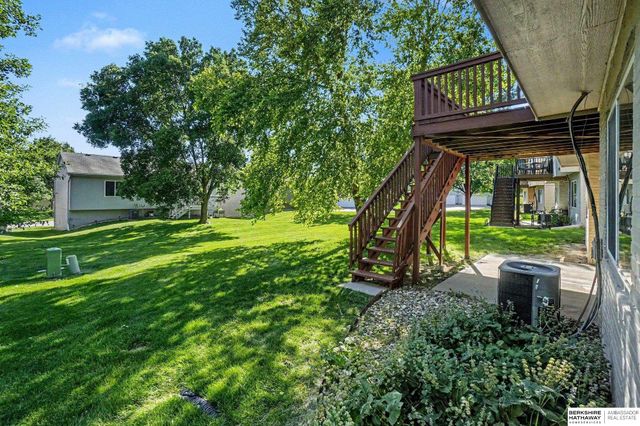 15507 Armstrong Street, Omaha, NE 68116
