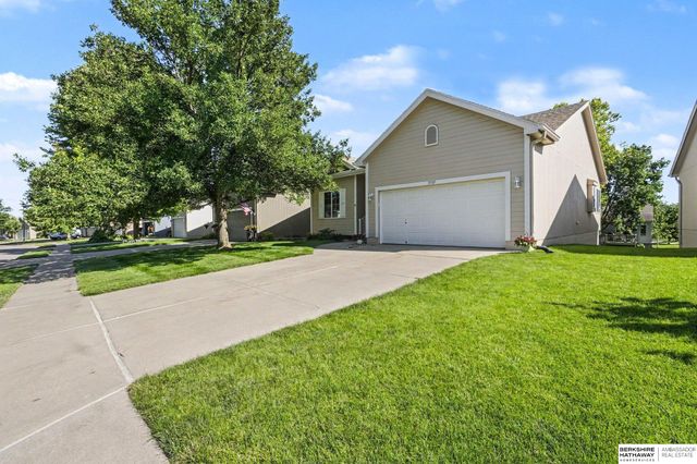 15507 Armstrong Street, Omaha, NE 68116