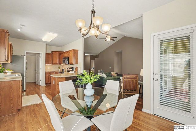 15507 Armstrong Street, Omaha, NE 68116