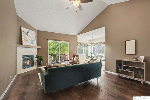 15507 Armstrong Street, Omaha, NE 68116