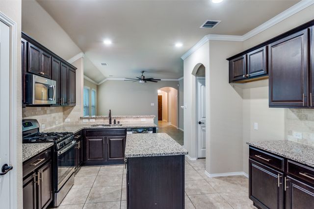 5841 Fir Tree Lane, Fort Worth, TX 76123