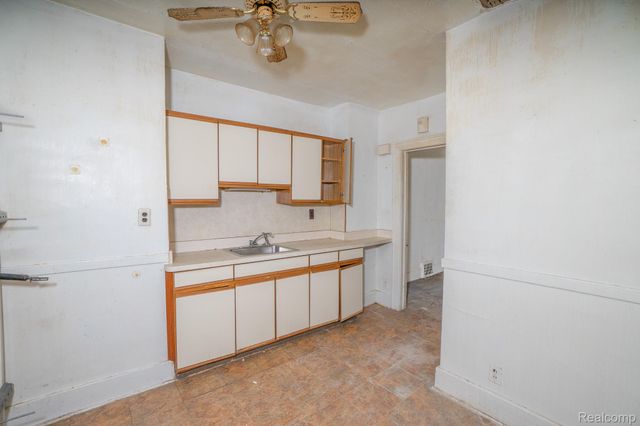 20475 San Juan Drive, Detroit, MI 48221