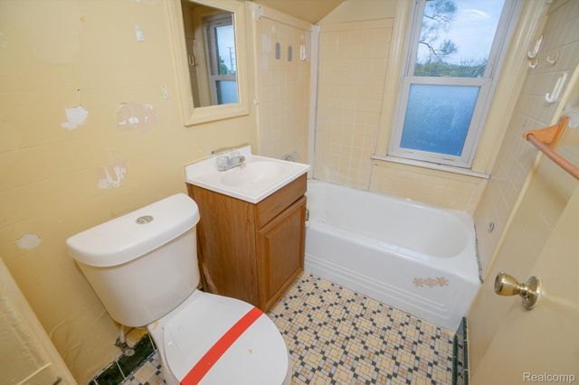 20475 San Juan Drive, Detroit, MI 48221