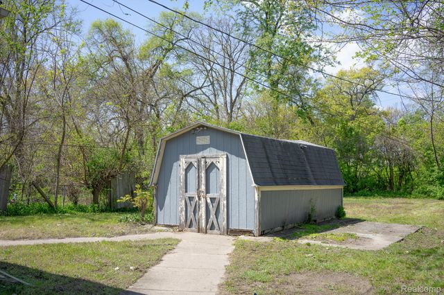 20475 San Juan Drive, Detroit, MI 48221