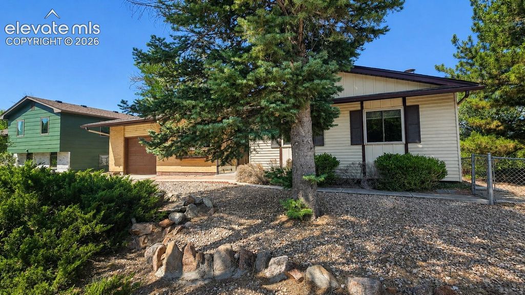 818 Cardinal Street, Colorado Springs, CO 80911 — exterior