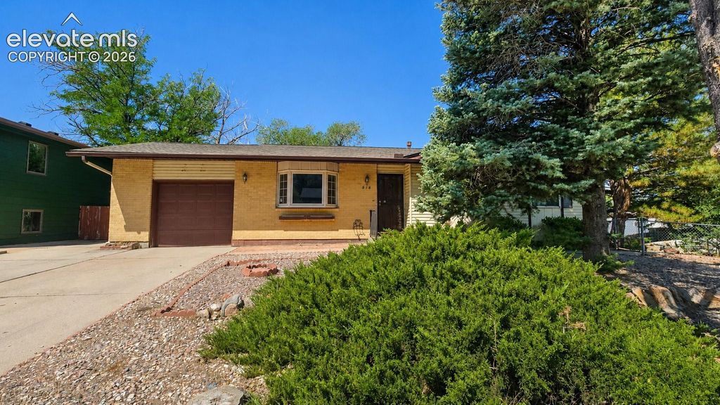 818 Cardinal Street, Colorado Springs, CO 80911 — photo 2
