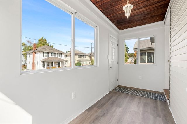 82 Cliff St, Quincy, MA 02169