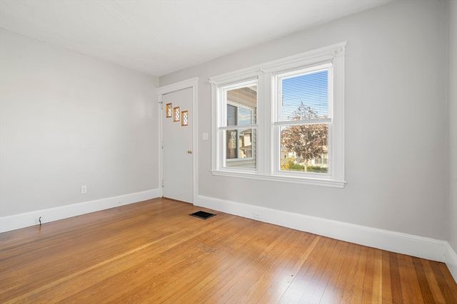 82 Cliff St, Quincy, MA 02169