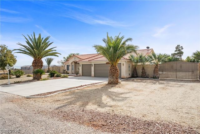 8605 West COUGAR Avenue, Las Vegas, NV 89148