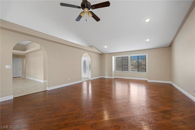 8605 West COUGAR Avenue, Las Vegas, NV 89148