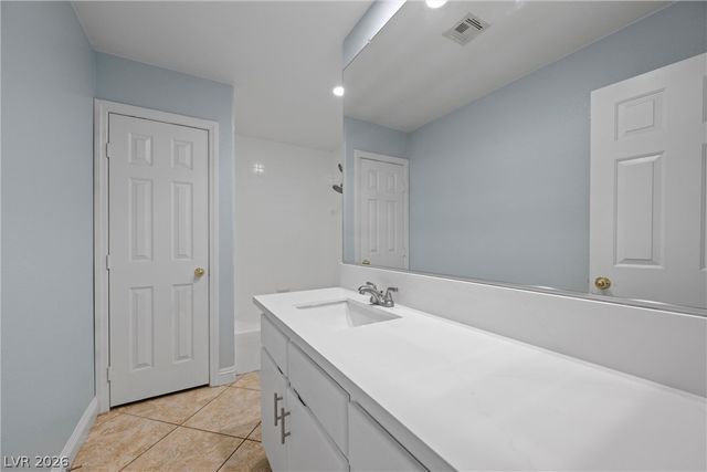 8605 West COUGAR Avenue, Las Vegas, NV 89148