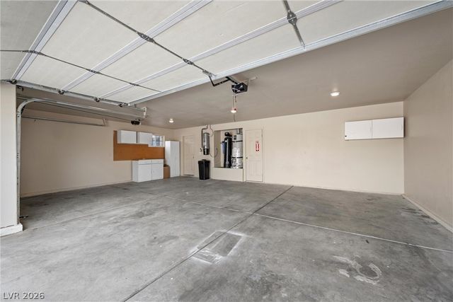 8605 West COUGAR Avenue, Las Vegas, NV 89148
