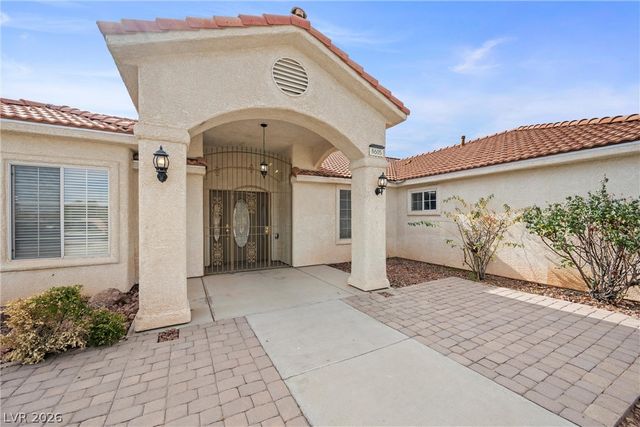 8605 West COUGAR Avenue, Las Vegas, NV 89148