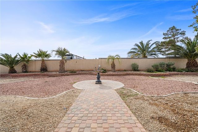 8605 West COUGAR Avenue, Las Vegas, NV 89148