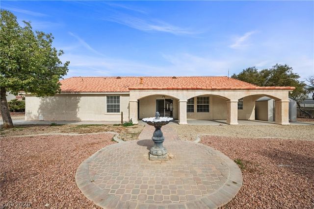 8605 West COUGAR Avenue, Las Vegas, NV 89148