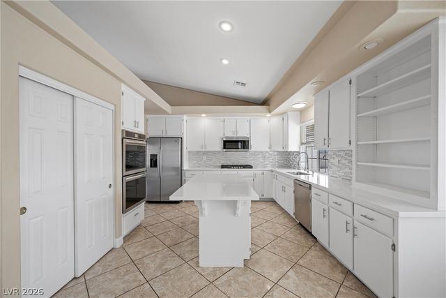 8605 West COUGAR Avenue, Las Vegas, NV 89148