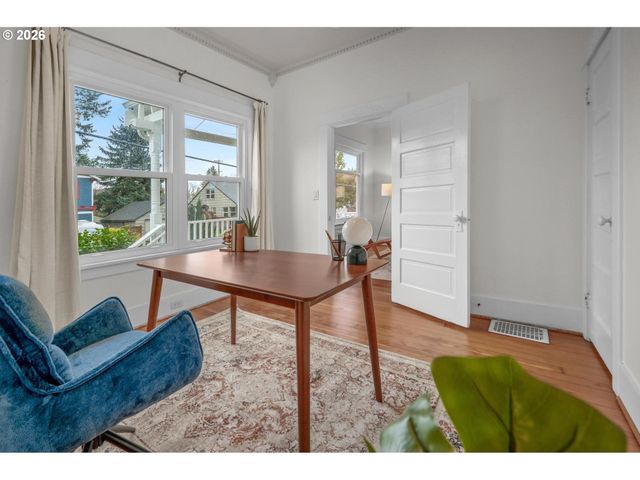 5525 Ne EVERETT St, Portland, OR 97213