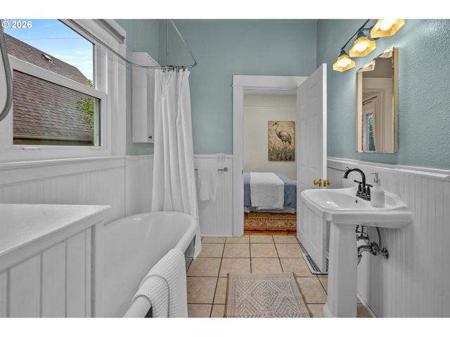 5525 Ne EVERETT St, Portland, OR 97213