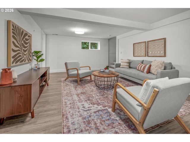 5525 Ne EVERETT St, Portland, OR 97213