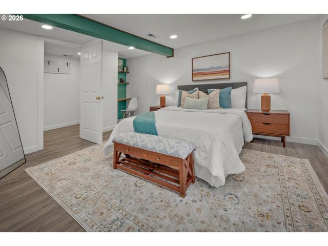 5525 Ne EVERETT St, Portland, OR 97213