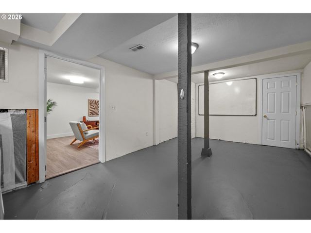 5525 Ne EVERETT St, Portland, OR 97213