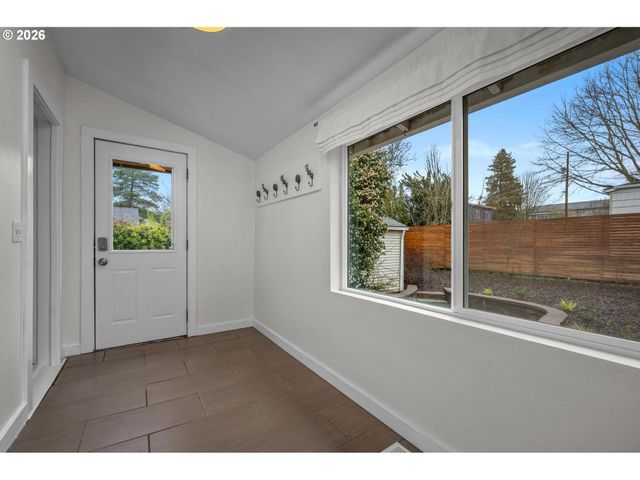 5525 Ne EVERETT St, Portland, OR 97213