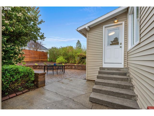 5525 Ne EVERETT St, Portland, OR 97213