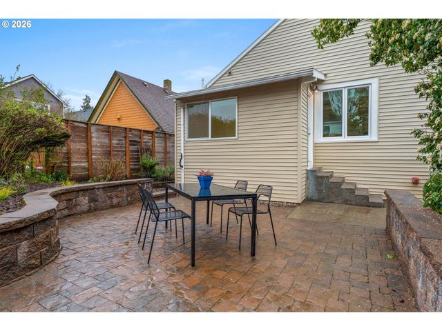 5525 Ne EVERETT St, Portland, OR 97213