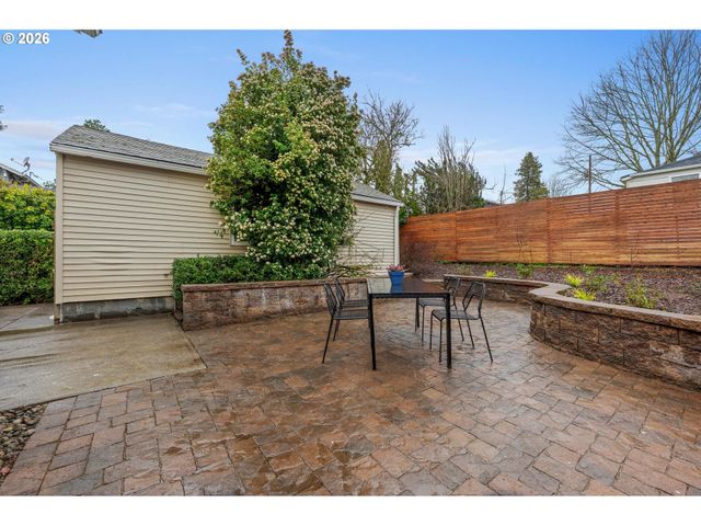 5525 Ne EVERETT St, Portland, OR 97213