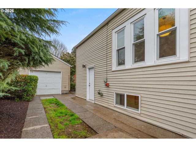 5525 Ne EVERETT St, Portland, OR 97213