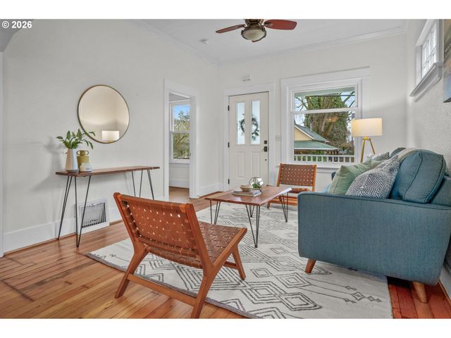 5525 Ne EVERETT St, Portland, OR 97213