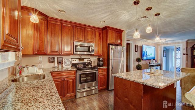 84-B Chatham Drive, Monroe, NJ 08831