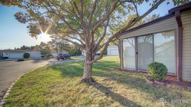 84-B Chatham Drive, Monroe, NJ 08831