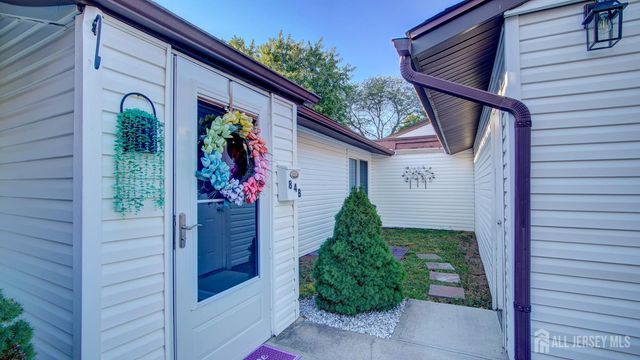 84-B Chatham Drive, Monroe, NJ 08831