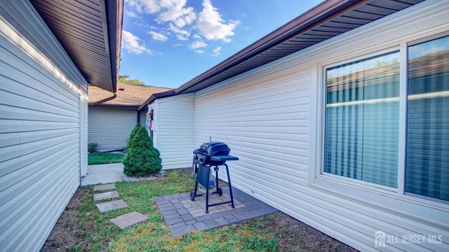 84-B Chatham Drive, Monroe, NJ 08831
