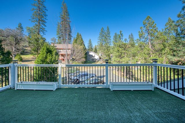 40624 Saddleback Road, Bass Lake, CA 93604