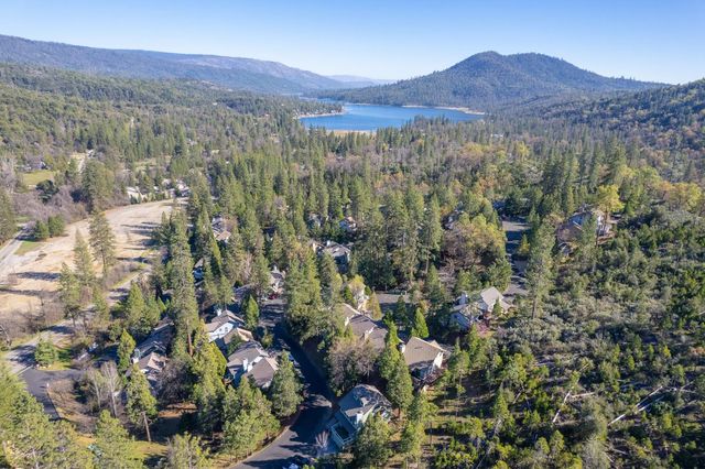 40624 Saddleback Road, Bass Lake, CA 93604