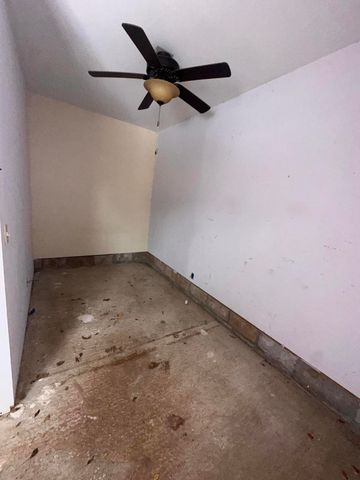 1105 S Overhill Avenue, Springfield, MO 65802