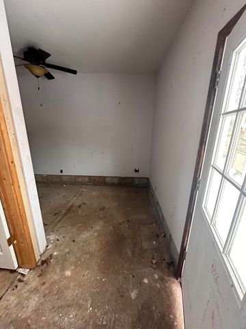 1105 S Overhill Avenue, Springfield, MO 65802