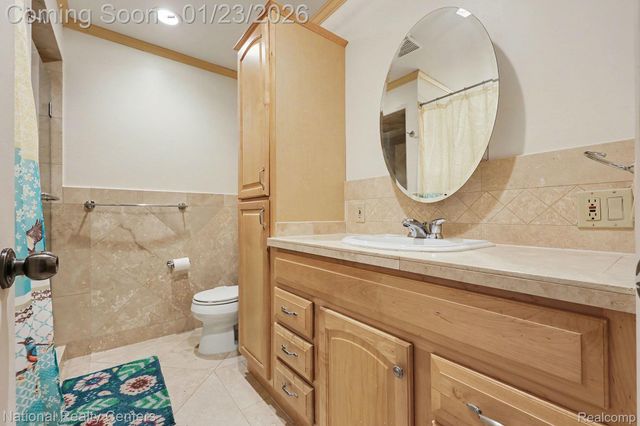 16725 Kyla Drive, Clinton Charter Township, MI 48038