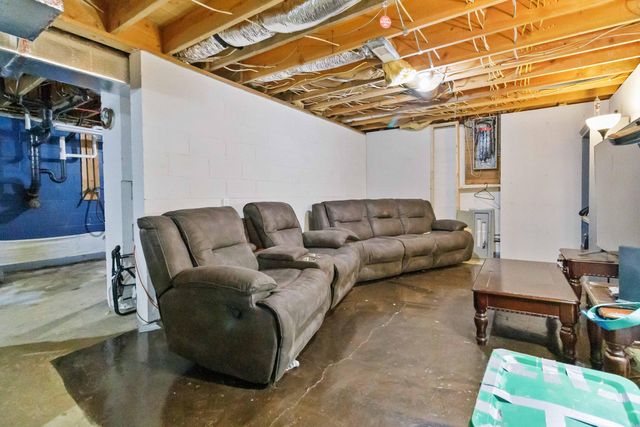 1466 Webb Ridge Road, Russell Springs, KY 42642