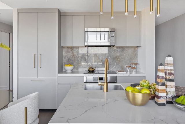 55 Lagrange St 1804, Boston, MA 02116