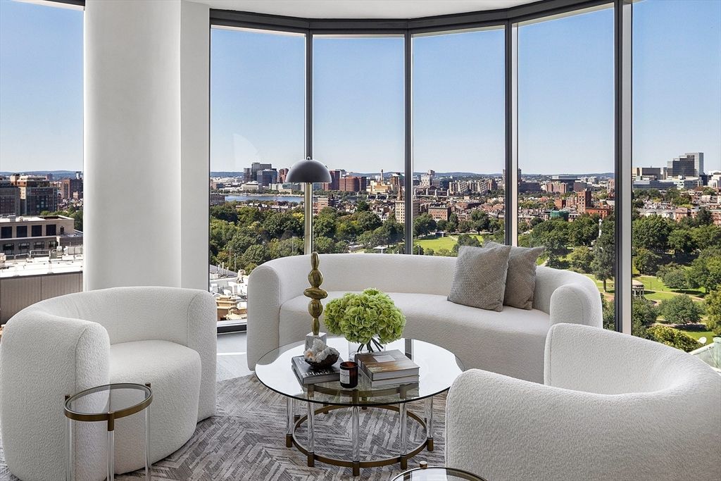 55 Lagrange St 1804, Boston, MA 02116