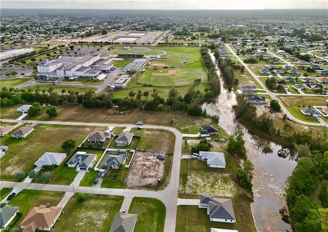 3829 NE 23rd AVE, Cape Coral, FL 33909