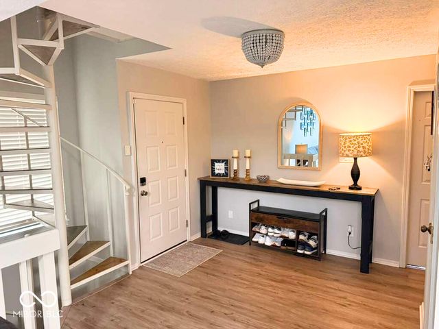 98 Lookout Ridge Drive, Columbus, IN 47201