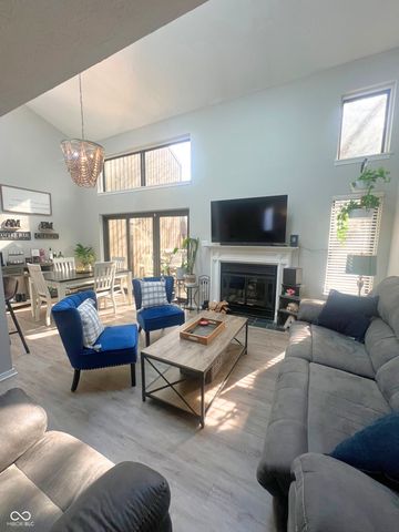 98 Lookout Ridge Drive, Columbus, IN 47201