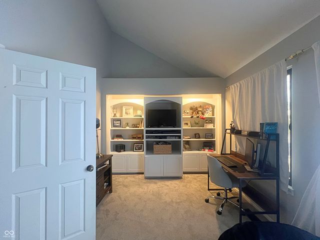 98 Lookout Ridge Drive, Columbus, IN 47201