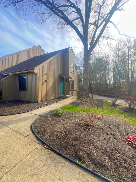 98 Lookout Ridge Drive, Columbus, IN 47201