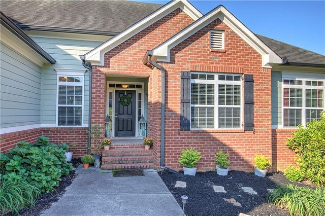 12 Prestwick NW Loop, Cartersville, GA 30120
